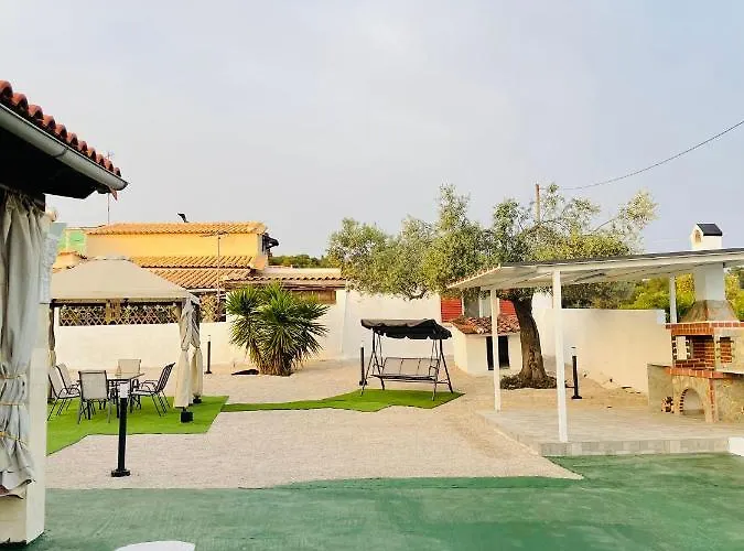 Elena Villa *